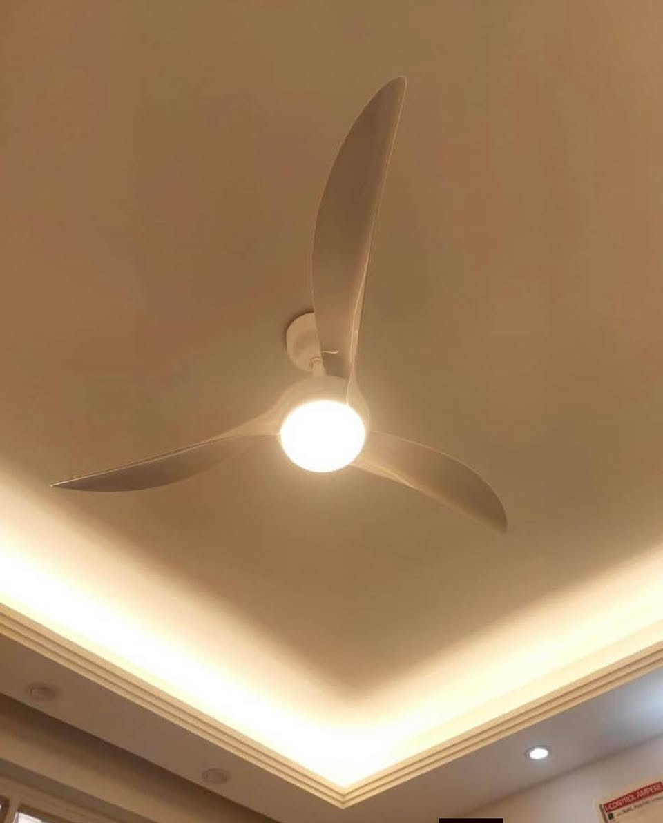 # جديد أضواء بغداد للأنارة 
مروحة سقفي ديكور 
الأسعار داخل الصور
 
(في حال اطفاء الكهرباء وتشغيله تعمل المرحه بنفس نضام قبل اطفاء الكهرباء ) 
ملف نحاسي درجه اولى 100‎%‎
طلاء حراري ثابت 
سرعه هواء قوي جدا جدا 
تحكم ريمونت كنترول 
نضام سحب ودفع للهواء 

يتم فحص المنتج قبل ارساله الى الزبائن 
يوجد لدينا خدمه توصيل كافه انحاء العراق 🚕
حالة عدم مطابقة المنتج للمواصفات المعروضة بالصفحة يمكنك رفضه عند الاستلام 

للاستفسار والحجز راسلونا على الارقام 
(*********** /***********) واتساب
