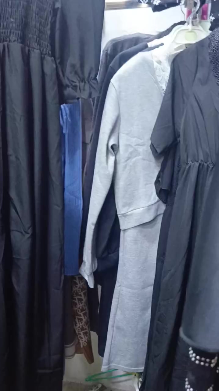 فستان اسود 
فري سايز


**إذا كنت صاحب هذا الإعلان وتريد حذفه لأي سبب، رجاءا أرسل رسالة إلى الدعم الفني**