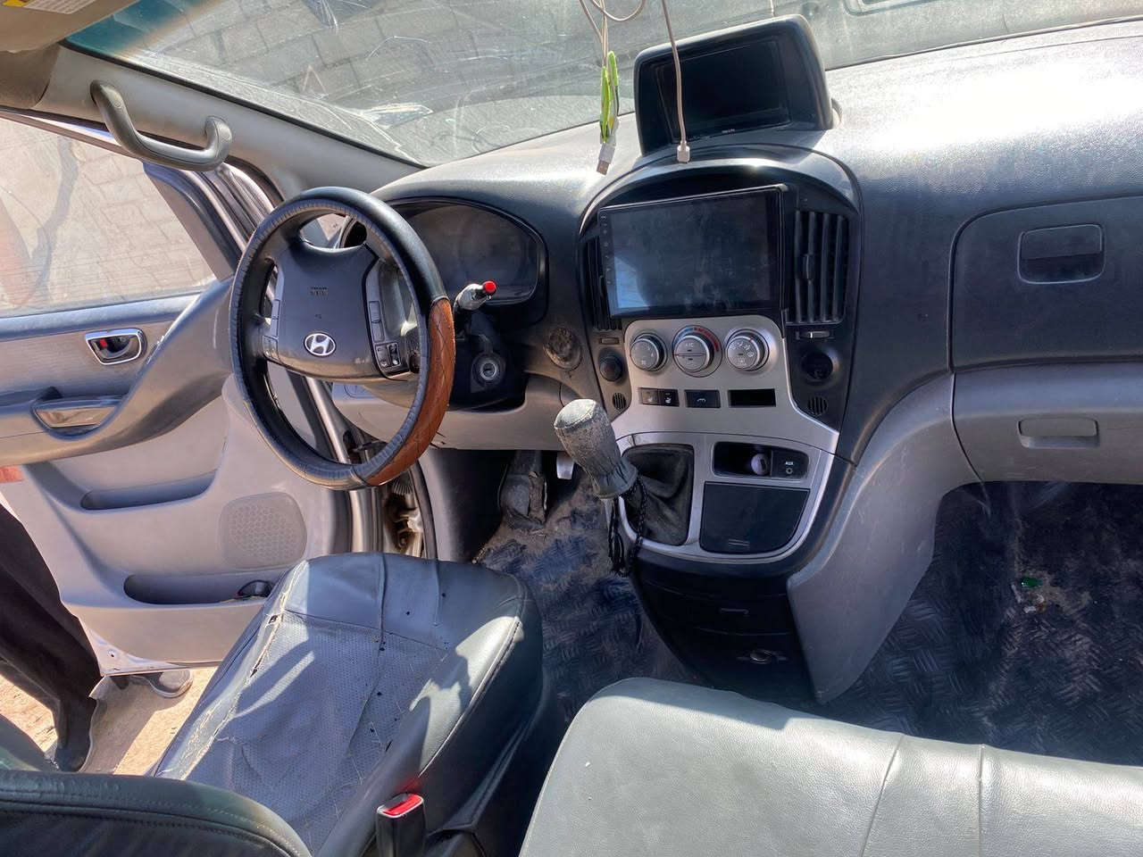 السلام عليكم ستاركس 2009 مسكر  سياره جاهزه من كلشي كفاله من الحادث  جديده كير عادي حداديه تخم تاير سياره مال جناي للاستفسار الاتصال على الرقم ***********
