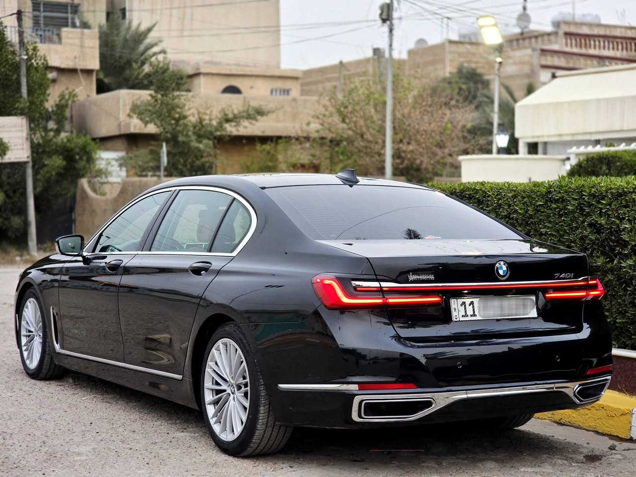 للبيع او مراوس 
وكالة العروش خليجية BMW 740 Li
موديل 2020 باب طويل السياره فول الفول 
بانوراما وداتا شو وكامرات 360 درجة وابواب شفط وجكات ورادارات ونقطة عمياء وكشنات جلد وتبريد وتدفئة حتى الخلفية وبصمات وصندوك كهرباء و5 بردات وايباد خلفي للتحكم وبعد هوايه مواصفات اعلى فئه السياره جديده وجاهزه من كلشي تخم تاير وصدر جديد قبل سبوع شاده السياره خليجية كفاله عامه باستثناء بارد في باب الخلفي رقم بغداد ومكانها بغداد السعر 430 ورقه للأستفسار ***********
