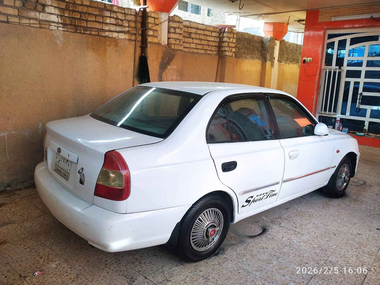 هونداي اكسنت 2000 رقم بغداد بسم جيراني سنويه لل27. كير ومحرك نظيفات حيل  مكفوله من الضربه القويه  والكص تبريد مايشتغل بيه رشات صبغ ابيع حزام ،،،مكانها بالقاسم السعر 45 وبيه مجال للشراي ***********
