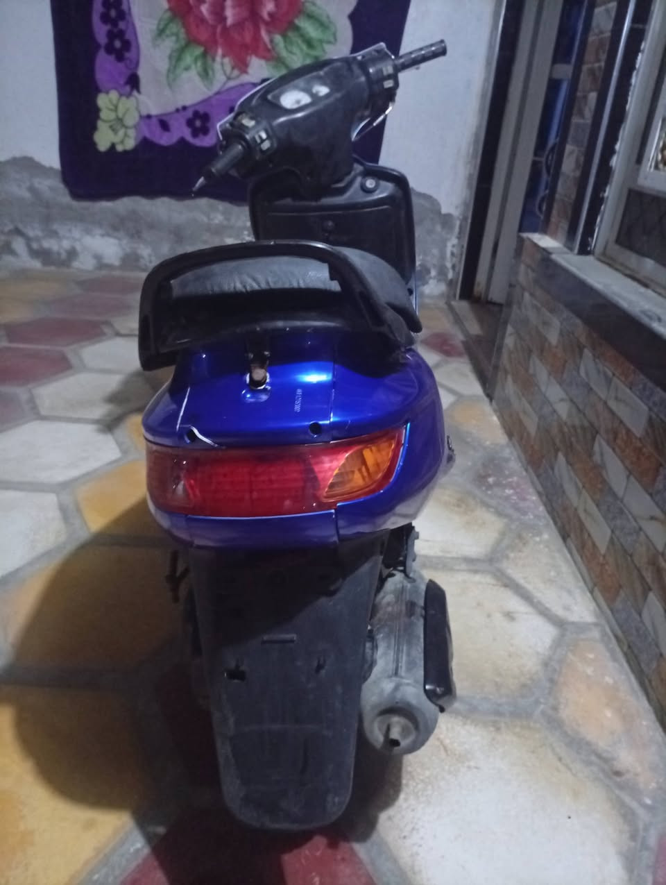 السلام عليكم دراجه فراشه للبيع كلشي شغال بيه سلف هندر كهربائيات اشاير عالي ناصي هورن  شغال الدراجه حلوة وناعمه  السعر 350 وبيه مجال مكاني بابل ***********
