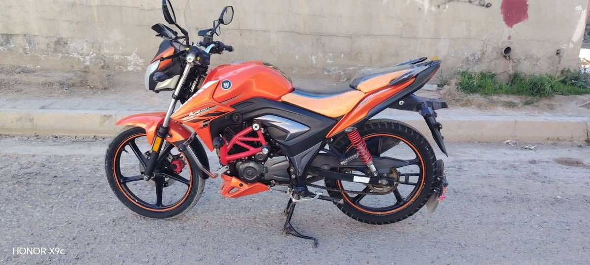 دراجه هاوجي للبيع السعر مليون و 650 بيه مجال جديده كلش كهربائيات كله شغاله موديل 17 مكمرك وكامل بس استلام سنويه محرك مكفول عنواني الرمادي حي ضباط للاستفسار على رقم ***********
