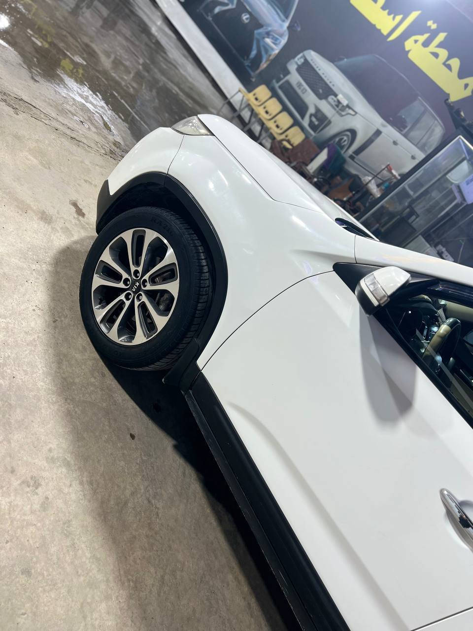 كيا سورنتو 7راكب
2013شكل 2015
فول مواصفات عدا البصمه بانوراما 
ماشيه 176الف
رقم مميز👍 
بيها بارد شبر بالجاملغ جهة السايق ورصعتين صغار ما تبين 
الباقي كفاله 
محرك 6سلندر
الهاتف ***********
***********
السعر 190وبيها مجال
