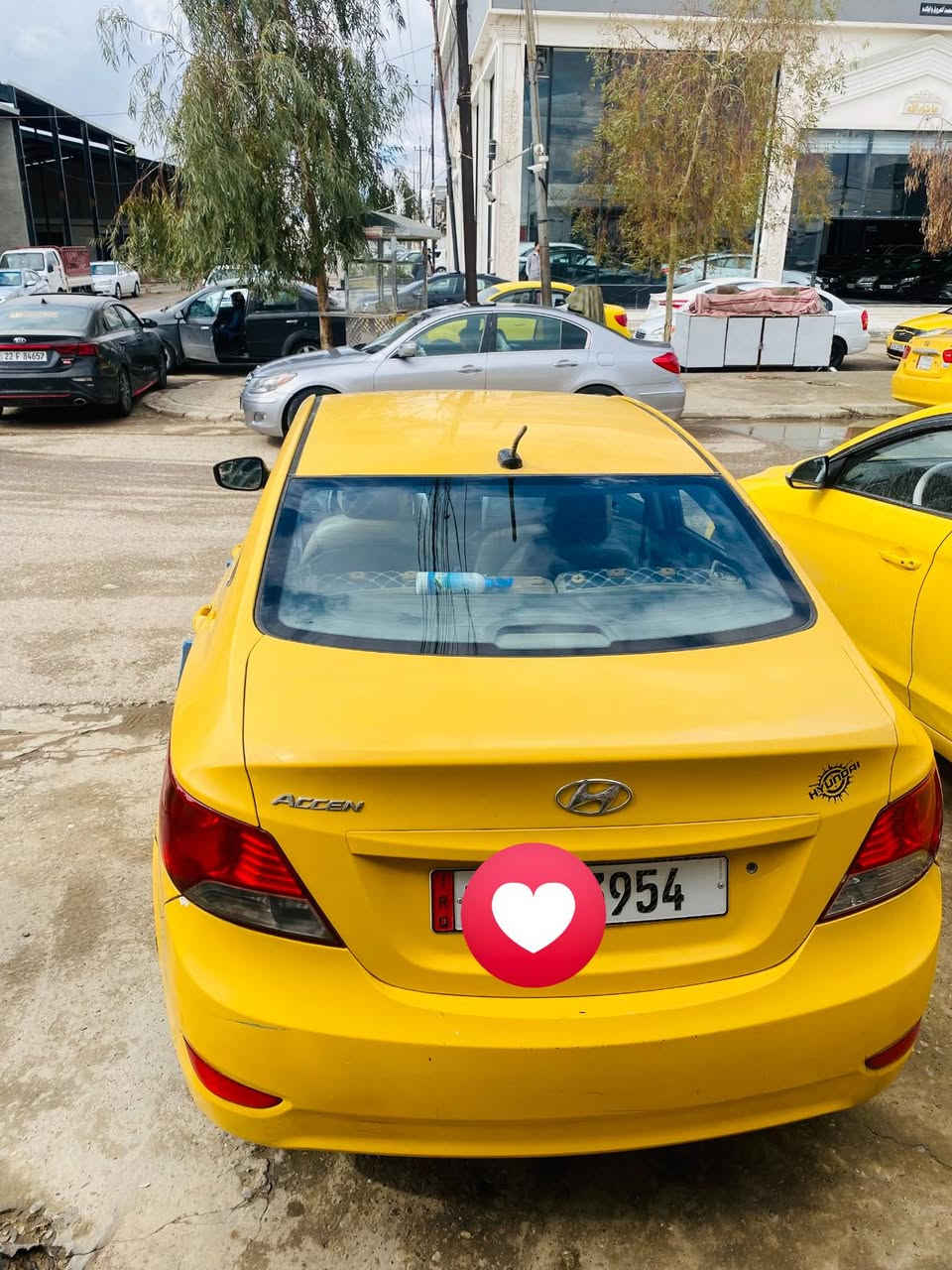 اكسنت موديل 2014 رقم بغداد رقم جديد مسطره وارد امريكي  بيها جاملغ امامي بدون دواخل السياره بأسمي انا الشرعي السنويه لل 2030 مكينه گير شرط تبريد تدفئه كلها شغاله السياره جاهزه شغل واطلع ترزق الله السعر 85 وبيها مجال للطيبين العنوان الموصل الايسر ***********
