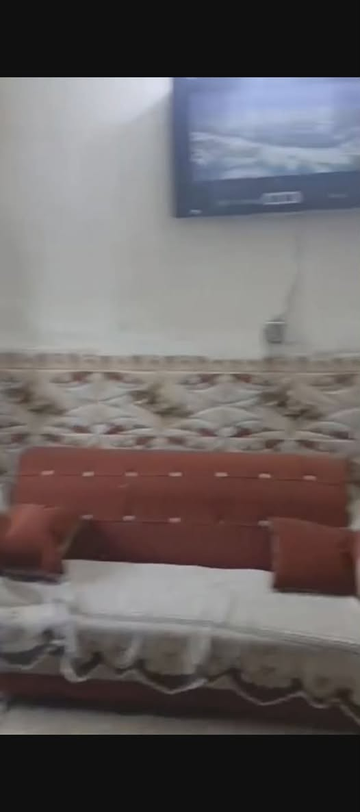 دار للبيع  مساحه 120م  قاط واحد بغداد حسينيه مسقط شارع شركه خلف تجاري  بشارع سواق ابو محمد الدراجي  سعر 40 
غرفت نوم 
ستقبال 
مطبخ 
صحيات دخليه خارجيه 
منوار دخلي وخارجي 
ملاحظه: لبيت يردله ترميم 
ولبيت مواجر 150.الف
***********
*********** فقط بي وتساب
