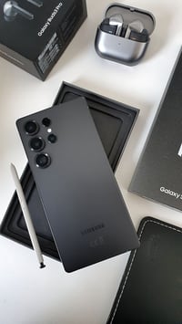 S25 ultra  256 لون الاسود المميز داخل الضمان التواصل فقط ع الهاتف 0780...