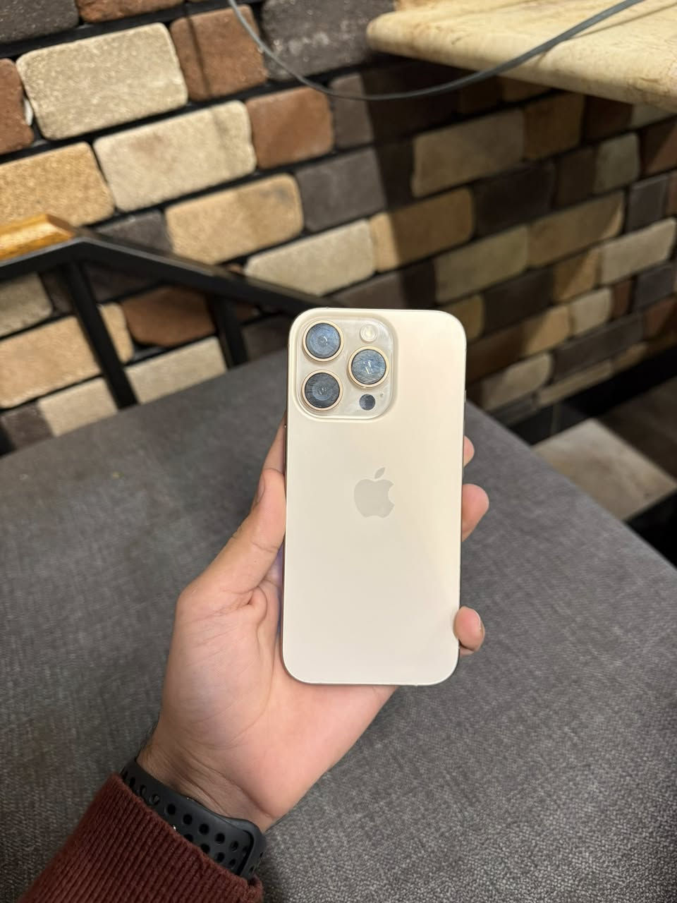 16 pro فقط
ذاكرة 256 بطارية 98 عربي شرق اوسط 

مبدل شاشة والكاميرا تقرة قطعة غير معروفة بيها x1 وx2 بيهن وصخ 

سعره 570 

***********
