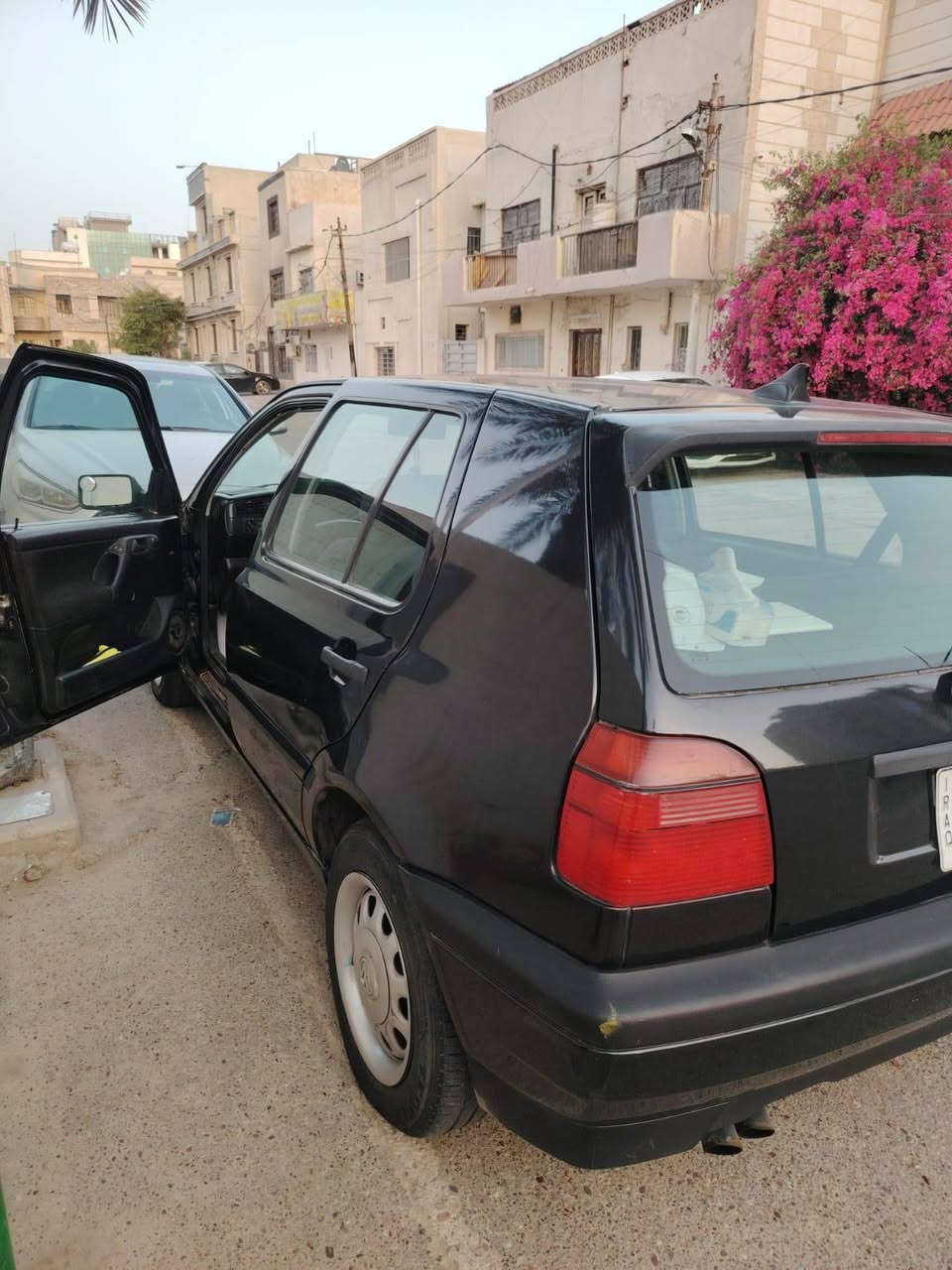 السلام عليكم كولف mk3
بأسمي سنوية 2028 رقم بغداد ، سيارة بلادية اوتو
محرك 2000 نظيف جدا 
صدر و تايرات جديد , دواخل نظيفة
مشكلتها بيها صفنة بالكير عند بدء التشغيل فقط 
مكاني المنصور
سعر 40 ورقة
***********
