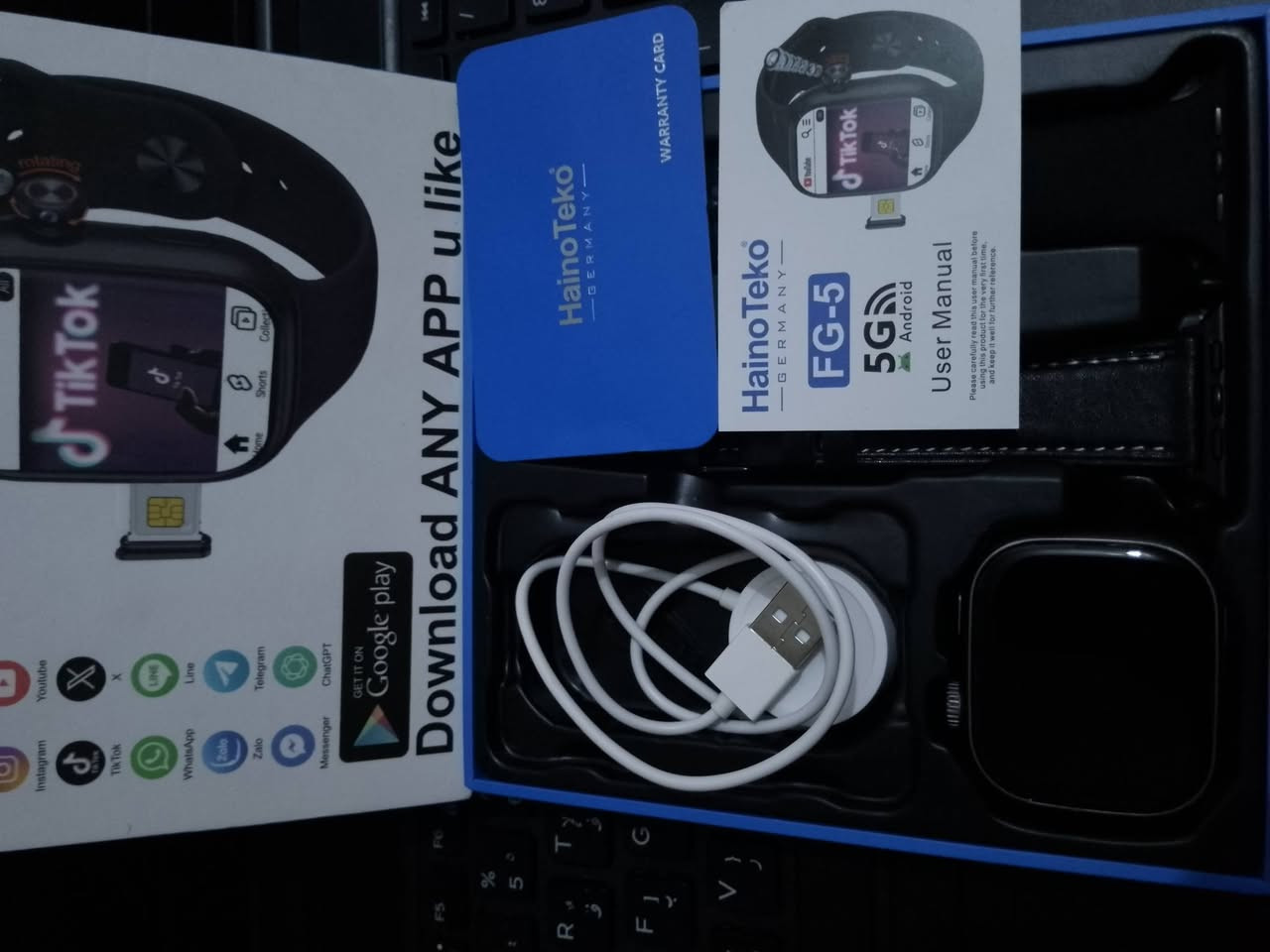 السلام عليكم
ساعة الكترونية حديثة للبيع تدعم الاتصال ويوجد فيها فتحة شريحه وتدعم وجميع تطبيقات التواصل الاجتماعي وفتح الملفات وايضاً تدعم التصوير ، ساعة جديدة ولا يوجد فيها اي عيوب مضمومنه من اي عطل او خدش 
وياها سيرين لون اسود ومفتاح شريحه وشاحنه وكرتونها
للتواصل على الواتساب ***********
