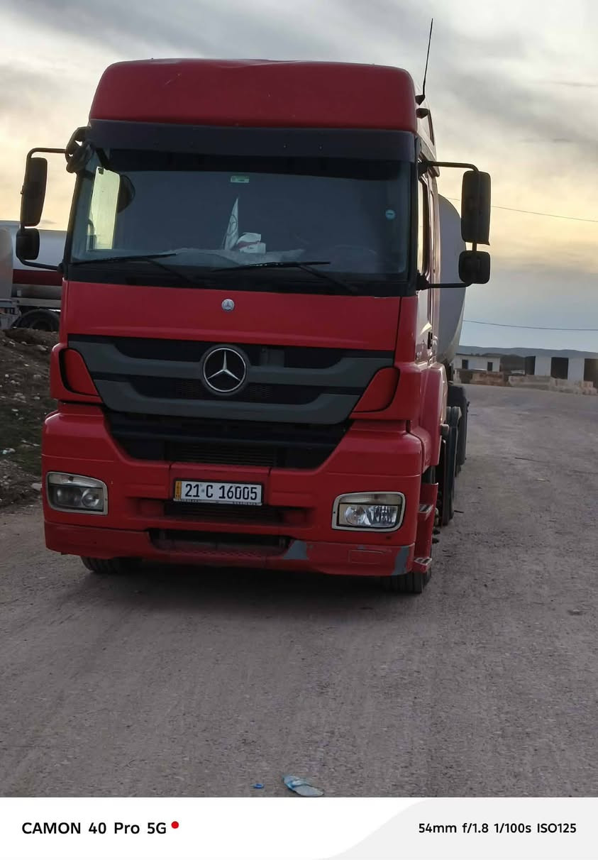 سلام عليكم اكسور اللبيع موديل 2006 حجم1840 راقم تانكي موصل تلفزواني  وسنويه جديد  كير عادي رتايدر سلاجه زرع توناج جديد جيبيس سياره جاهز له شغل راقم تلفون ***********
