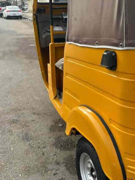 سلام عليكم شباب تكتك البيع موديل 19 شهر 9 تكتك خير من الله رقم وسنويه تحويل ثاني يوم بكاني بغداد جسر ديالى القديم  ***********
