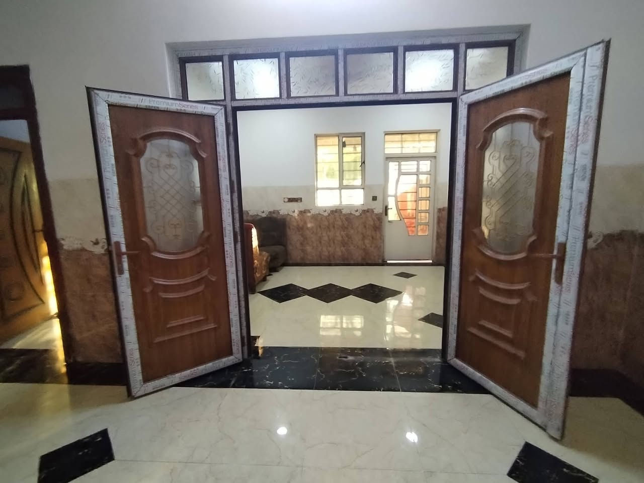 🔴 دار للبيع 🏘🔑🔑FOR SALE 

🔴الموقع👀 حي الأخاء الثانية قرب شارع اربيل

🔴 ملك صرف طابو الزهور

🔴مساحة الدار ( 150 ) متر

🔴الواجهة (6) متر

🔴 طابق ونص بناء 2019

🔴  يتكون من 3 نوم وهول واستقبال ومطبخ وصحيات.. 

🔴للأستفسار عن عروضنا العقارية المتميزة وأسعارها ⤵️مراجعة

          🎖تاج الملوك للعقار🎖
     

🔴العراق↔️الموصل↔️ حي الاخاء سايدين كنيسة تايتنك مقابل البسة الأصدقاء أو ألتواصل معنآ ⤵️على الارقام
☎️(*********** احمد العبيدي 
☎️(*********** احمد العبيدي
