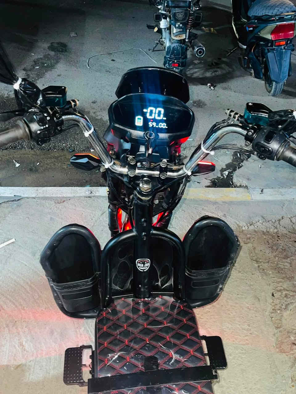 البيع ماطور شحن هيوشه موديل 23 بطاريات فول فول الك الفحص خمسه باتري السعر 425 وبي مجال رقم ***********

