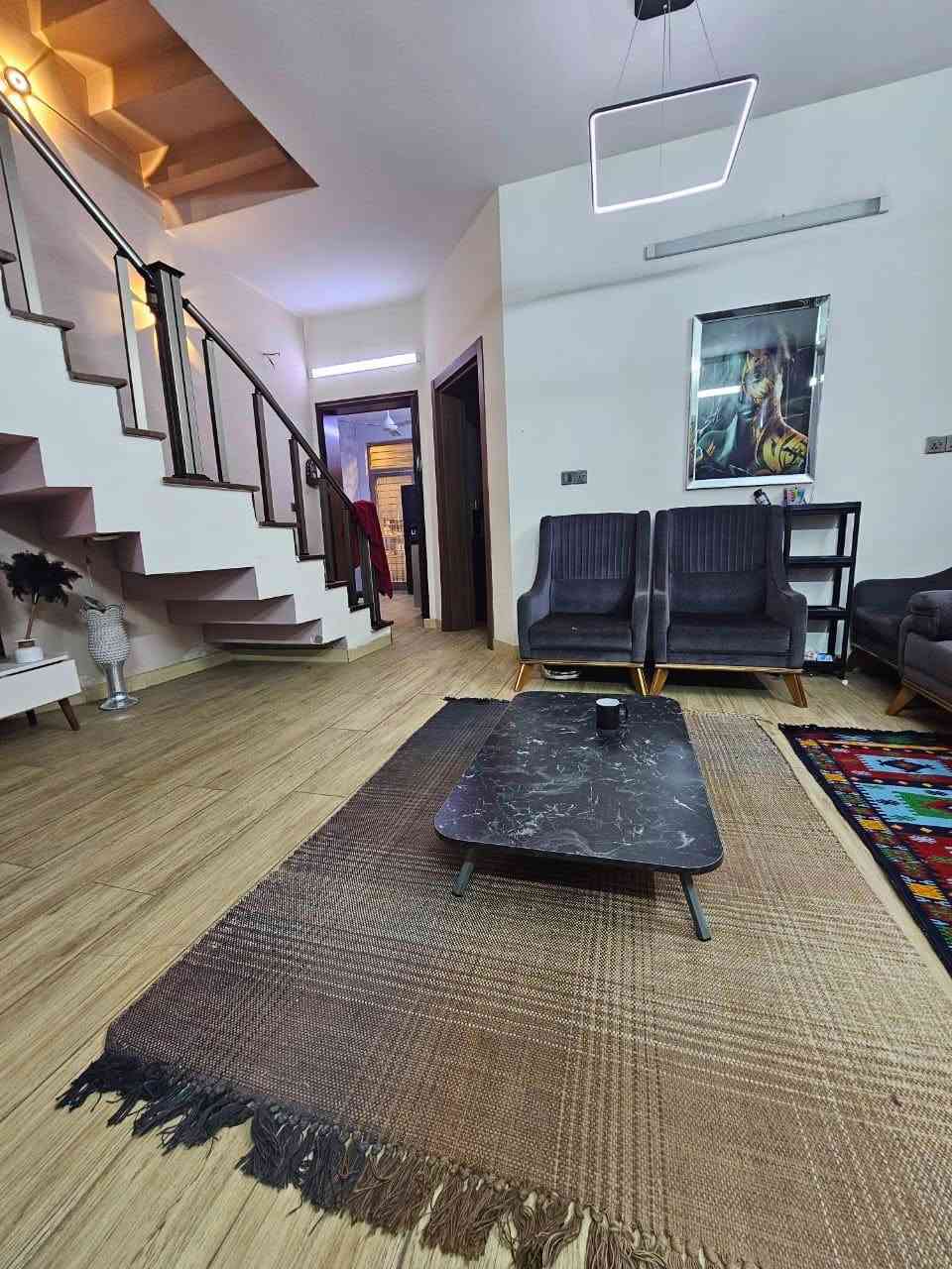 السلام عليكم بيت للبيع مساحه 150 متر
موقع : بلديات ضياء الحلفي مدخل بانزين خانه يحتوي البيت على 3 طوابق وسطح امامي خلفي 4 غرف نوم 4 صحيات واستقبال وصاله في طابق الارضي وصاله في طابق ثاني مطبخ وكراج البيت كامل لا يحتوي على اي نواقص لل استفسار 0775558651


**إذا كنت صاحب هذا الإعلان وتريد حذفه لأي سبب، رجاءا أرسل رسالة إلى الدعم الفني**