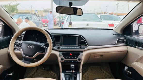 س . ع 
النترا 2017 خليجي رقم اربيل كفاله عامه عدا بارد شبرين بين الباب والجاملغ الامامي الايمن محرك 1600 خييير من الله شاشة تحكمات حدادية باتري جديد اربع دسك تبريد مانع انزلاق السعر 143 وبيها مجال للشراي ، علما انه السيارة مال جناي وواكفه من الصبح لليل .

للتواصل ***********
مكاني نجف حي ميسان بغداد
