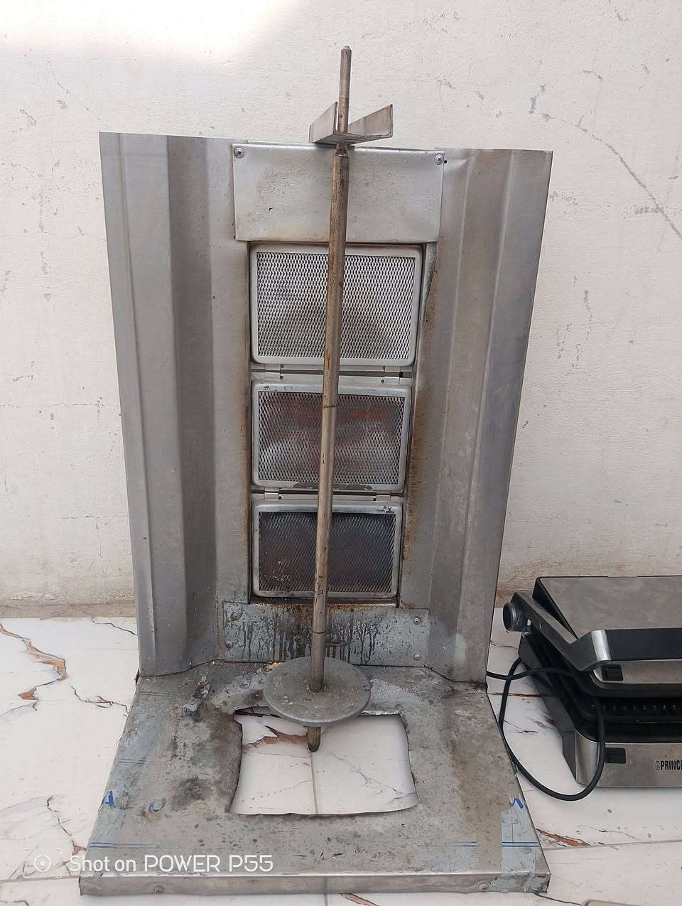 غراض مطعم للبيع كلهن شلع 100الف اتصال فقط عل الخط ما عندي نت ***********
