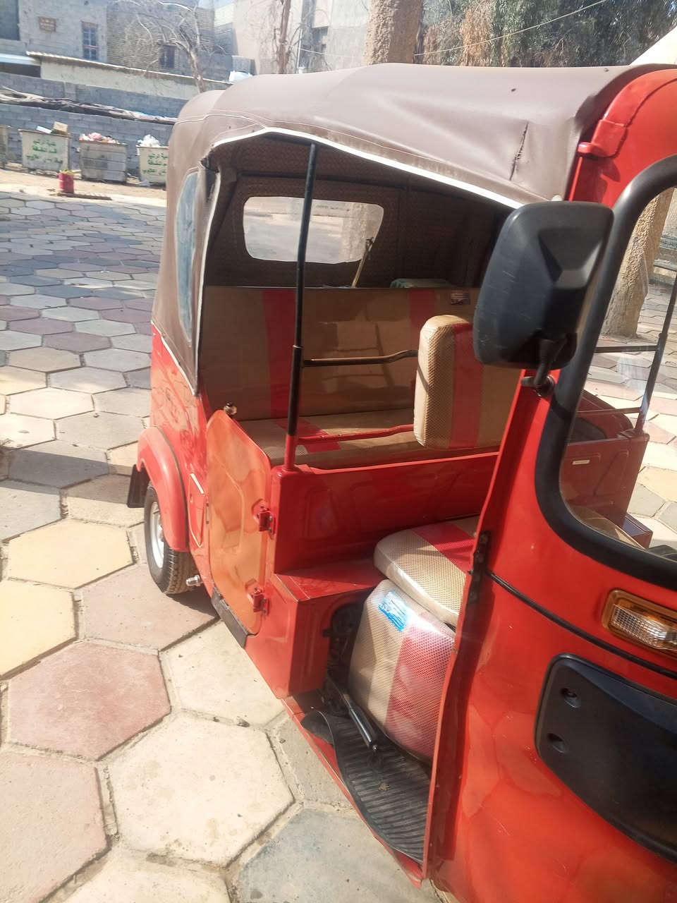 السلام عليكم تكتك 2022شهر 11تكتك نضيفه محرك مكفول ما ملموس والكشر نفس الشي لا حار ولا بارد بس شخوط بيهه زلوغ خفيفات مكفوله من كلشي مرقمه لوحه وسنويه  تكتك ما طالعه بل شارع صار سنه تقريبن مضمومه نضيفه كلش سعرهه 8500قفل مكان البياع تقاطع درويش المعالف ما اجاوب خاص هاذه الرقم اليحب يتصل ‏‪***********‬‏
