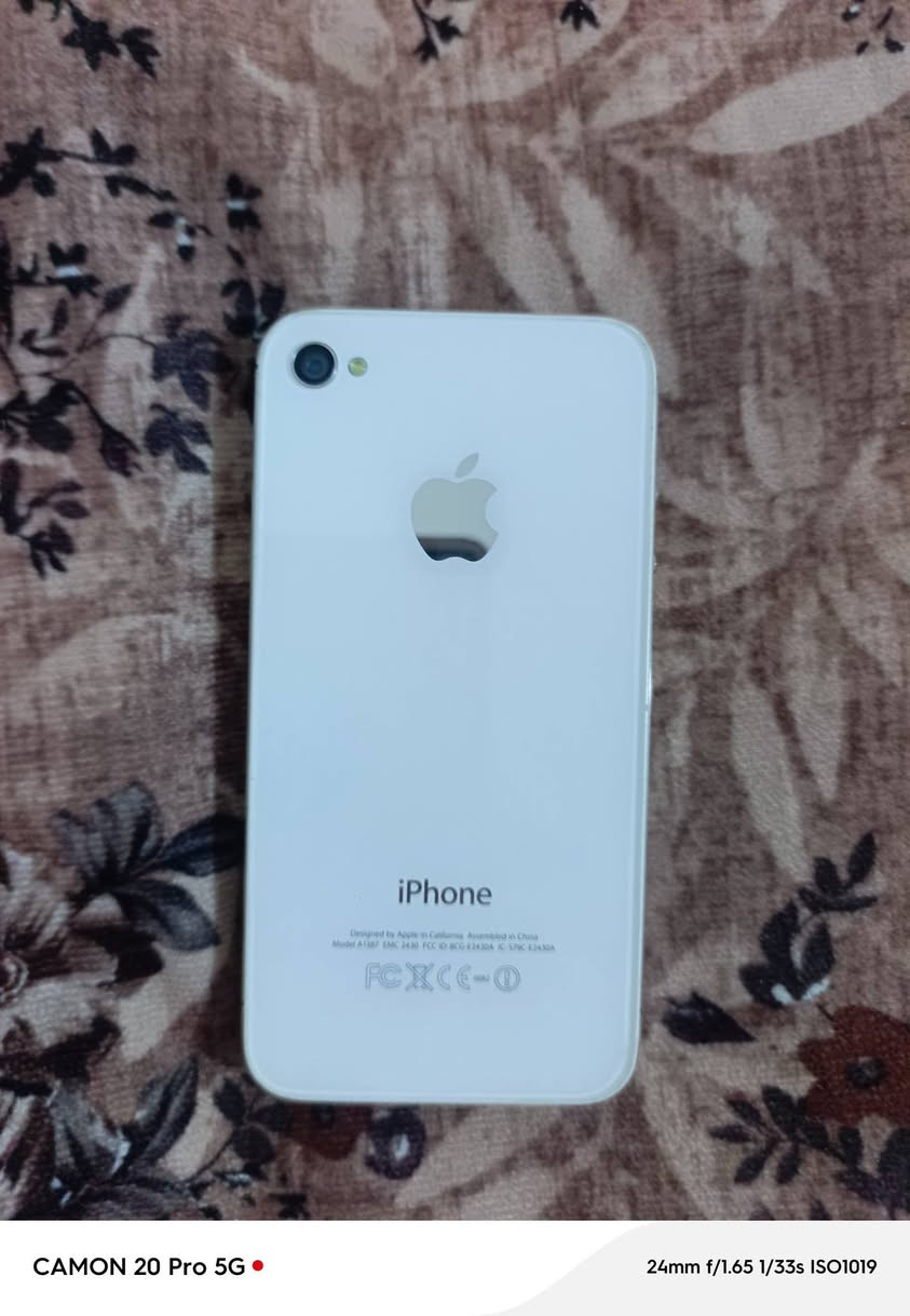 السلام عليكم ايفون 4 مقفول ايلكلود نضيف ما مفتوح ***********/***********
