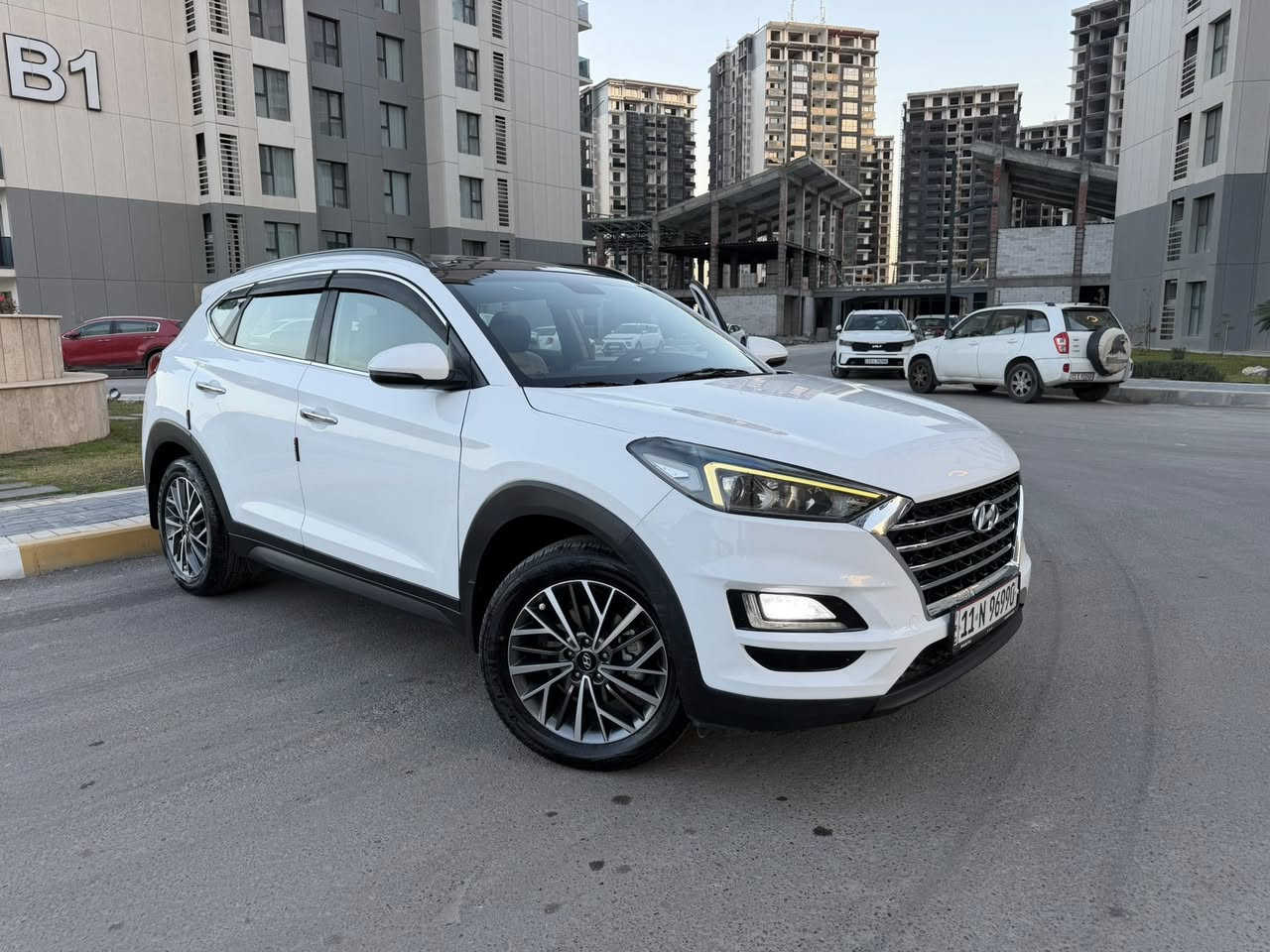 يالله اللهم صل على محمد وال محمد ... هيونداي توسان ٢٠١٩ خليجي وكالة فول مواصفات
العداد / ١٣٤ الف كيلومتر حقيقي قابل للزيادة

المواصفات / بانوراما -بصمة وبصمة ابواب- مري كهرباء -مقاعد جلد وكرسي السايق كهرباء - حساس امامي وخلفي - كامرا خلفية - تحكمات واوامر صوتية وشاشة ابل كاربلي وغيرها

 * السيارة مرقمة بغداد وعليها تخم تايرات جديد ودهن وفلاتر جدد وصدر جديد يعني كاملة مكملة 

ملاحظة / السيارة نطخت عدنا ابغداد وصار بيها تبديل جاملخ امامي جهة السكن بدون اي دواخل وبدون ايرباك موضح داخل الفديو 

السعر / ١٨،٨٠٠ $ وبيها مجال بسيط ... الشراي يتصل ويدلل *********** واتساب وغير متواجد على الفيس /  مكانها بغداد
