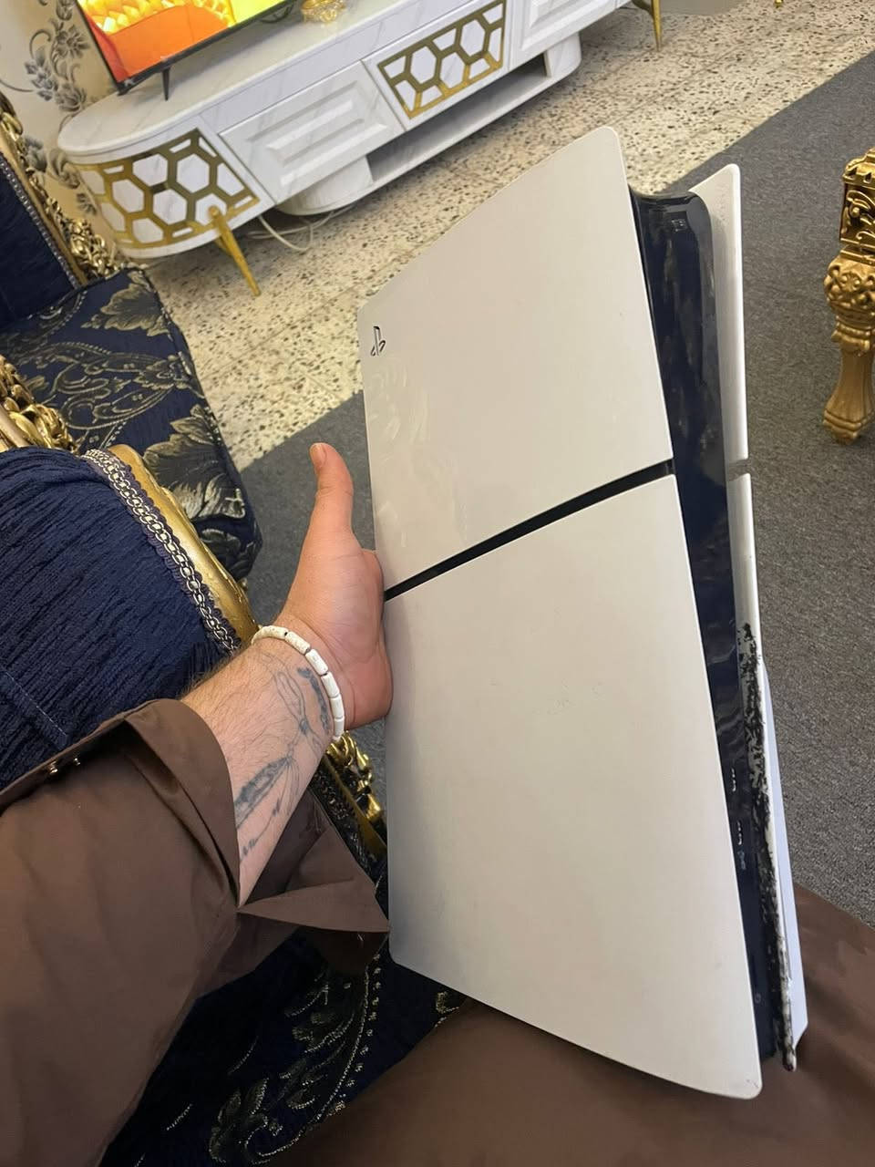 بلي 5 سلم 1 تيرا ممفتوح بدون يدة و بدون كارتونة
السعر 550 العنوان بغداد حي الجامعة


**إذا كنت صاحب هذا الإعلان وتريد حذفه لأي سبب، رجاءا أرسل رسالة إلى الدعم الفني**