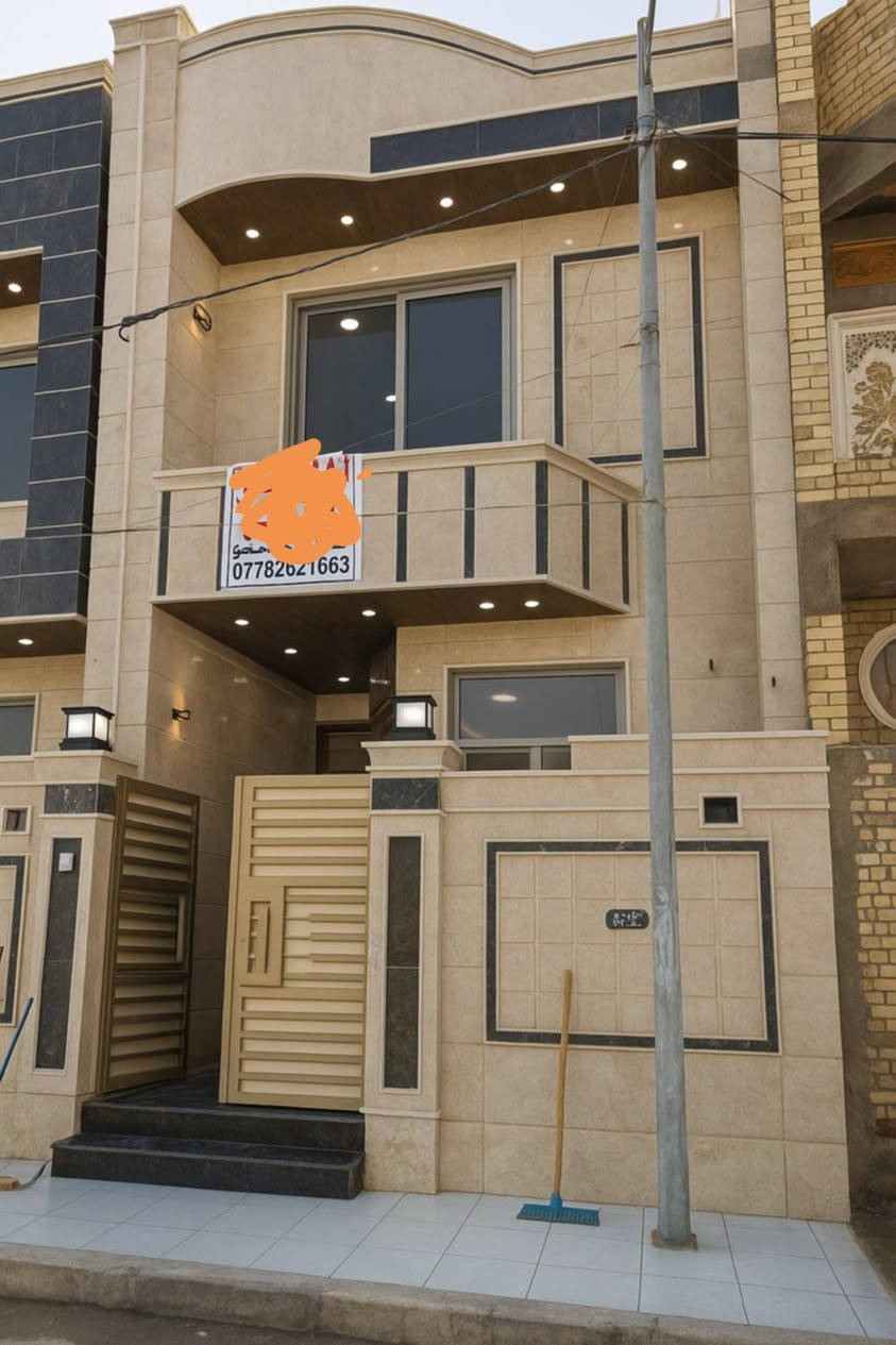 مشتمل للبيع في منطقة الخاجيه قرب مدرسه النوافل وقرب تقاطع شارع اربعين
المساحه 100م الواجه5م والنزال 20م ومقابل حديقه 

المشتمل طابقين 

الطابق الأول يحتوي على غرفه نوم وستقبال ومطبخ وهول وصحيات داخليه وخارجيه 

الطابق الثاني يحتوي على غرفتين نوم وهول وصحيات 

واجهه البيت مرمر

الشبابيك المنيوم

ديكورات بلداخل 

تأسيس كامرات وغاز

البيت جديد محد ساكن بيه

الاستفسار ع السعر الاتصال على ارقم التالي ***********
