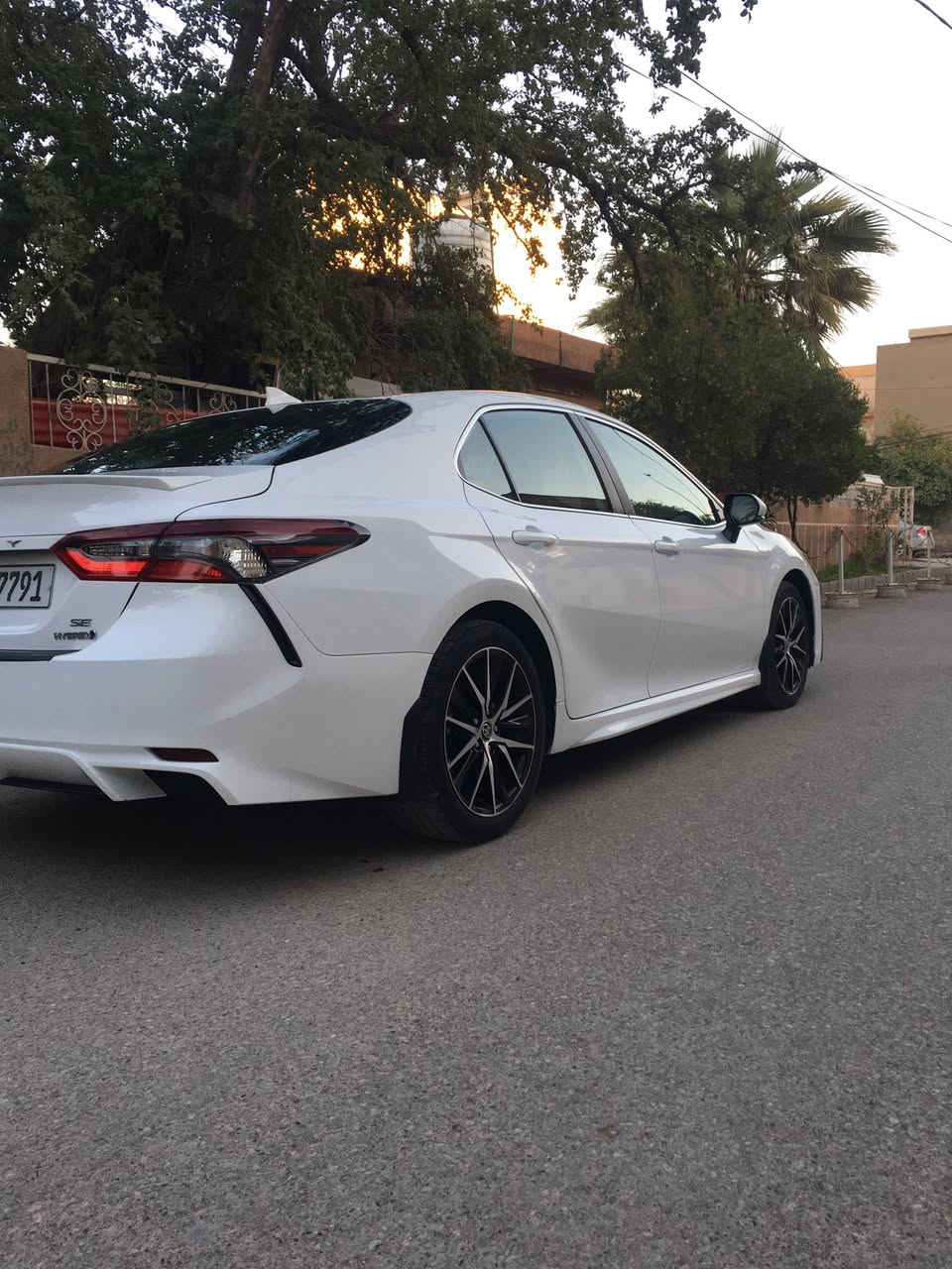 السلام عليكم ورحمة الله وبركاته
تويوتا كامري SE هايبرد أبيض ثلجي 2024 فول مواصفات رقم بغداد بأسمي فتحة وبصمة وكشن كهرباء وتدفئة وتبريد وشاحن واير ليس ورادارات امامي وخلفي وبعد بيها هواية مواصفات عداد المسافة 28 الف كامله بدون آي نقص حادثها موضح بالصور بدون ايرباك صار صبغ بيها فقط حافة البنيد ونرش السيارة جديده جدا السعر 225 ورقه وبيها مجال عنواني ديالى بعقوبة للاستفسار الاتصال على الرقم *********** متواجد على الانترنت
