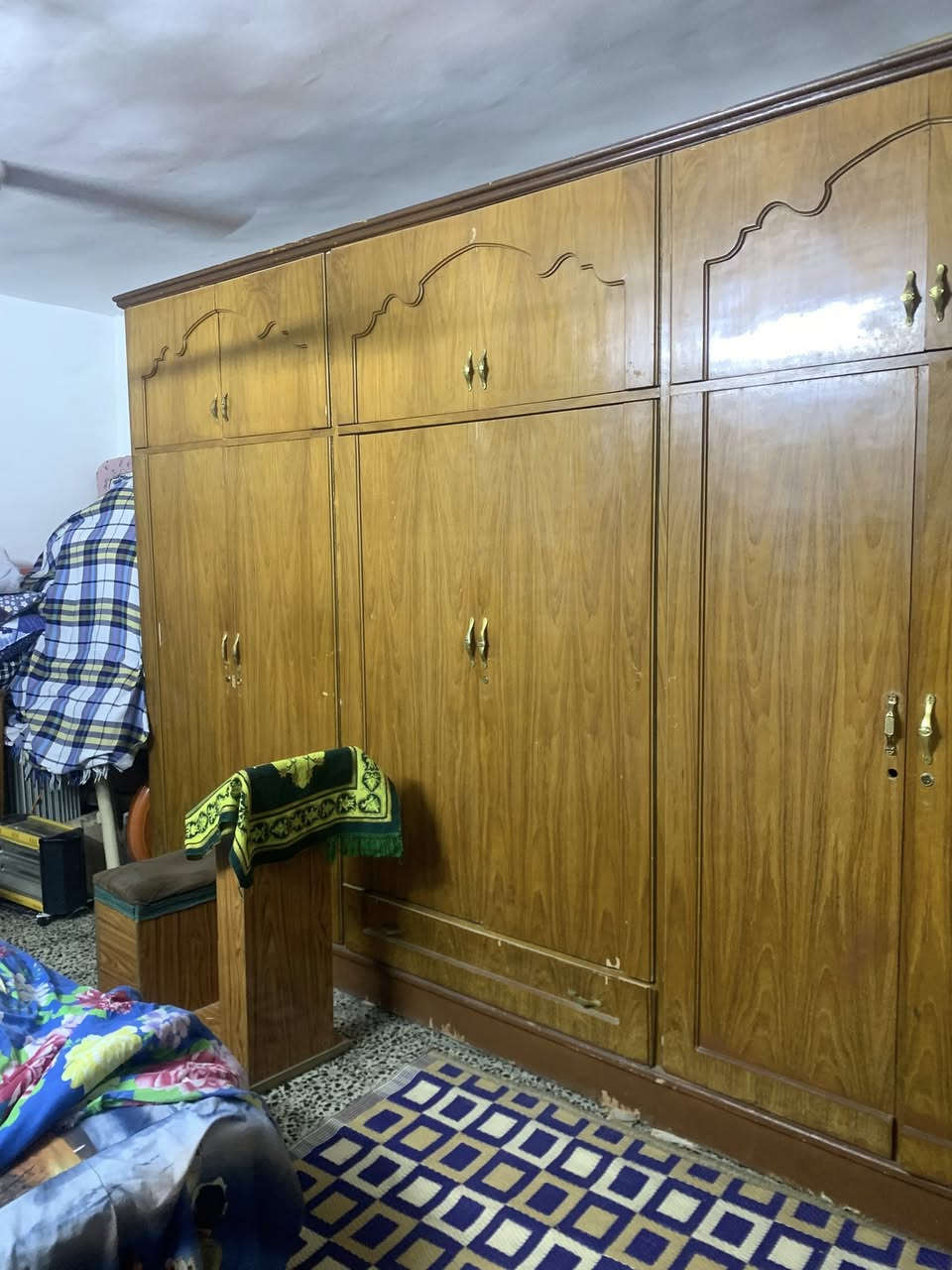 كنتور للبيع نظيف احطاطه
المكان البيع البياع 
٤٥٠ وبي مجال 
***********
واتساب اتصال
