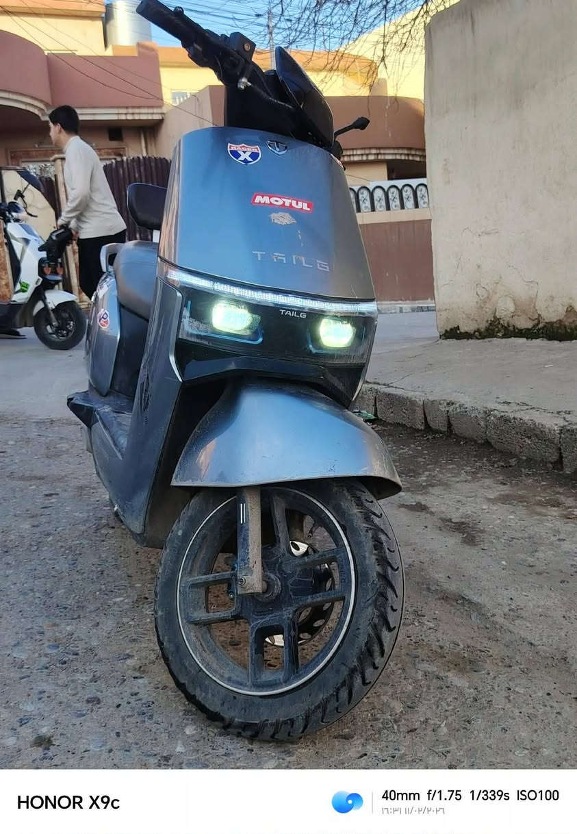 ماطور شحن تايلنج تيسلا معروف مواصفات اشاحنه اصليه مكتوب عليها تايلنج ماطور معروف مواصفاتو كلو شغال مابي اي عطل بطاريات 6نضاف مابيهم اي خللي ولا نفخ ماشي تقريبن 25000بس يرادلو يده مال اصطاب سعر 550رجاأ مو شراي لا تعبني ابو 400 450لا تعلق باقي تفاصيل ***********
