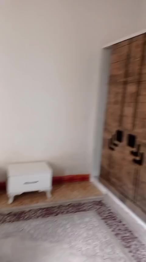 غرفة للبيع مع الدوشك مالها نظيفه كلش وماكو بيها بس الخزانه مالتها متاثره بسبب تركيب غلط وبيها اكسار موجوده بالفيديو


**إذا كنت صاحب هذا الإعلان وتريد حذفه لأي سبب، رجاءا أرسل رسالة إلى الدعم الفني**