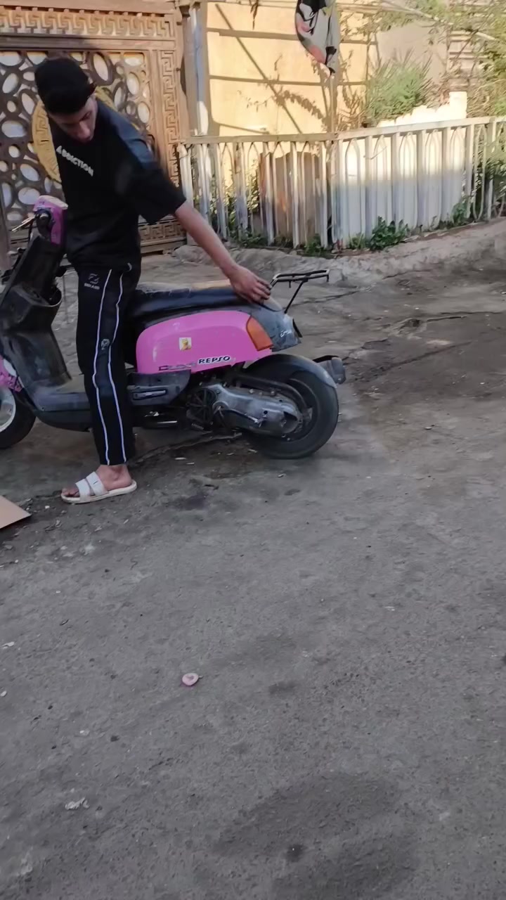 سلام عليكم دراجه بوليس للبيع كوم حديد مشكلته الدراجه كامت تكطع بل مشي بوشه ٥٨مكينه مال سكنس بيه السعر ٣٠٠وبيه مجال للتواصل واتس اب ***********
