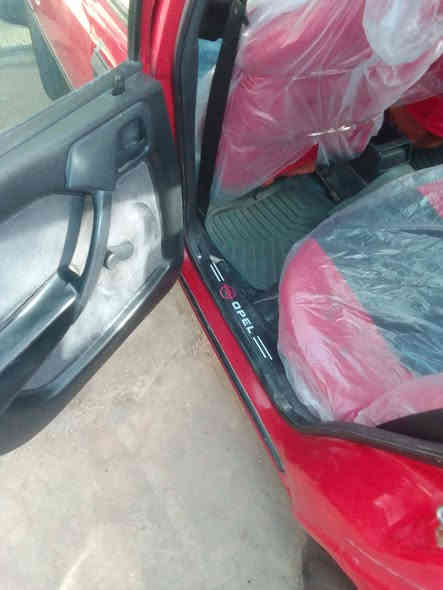 السلام عليكم سياره للبيع اوبل موديل 1991 كهربائيات سيارة كامل شرط محرك وگير شرط سنوية مشروع وطني سيارة بسمي سيارة صبغ فقط للجمالية سيارة گير عادي حجم 20 سعر 47 
الرقم ***********
