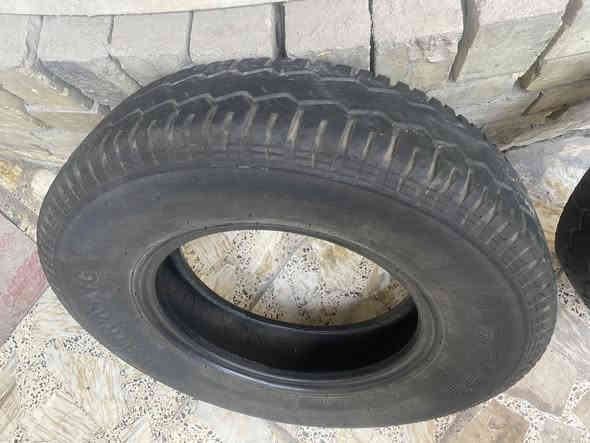 السلام عليكم زوج تايرات نضيف مال فحل حجم ١٣ للبيع  ب٤٠ الف بكاني بغداد الكماليه ***********
