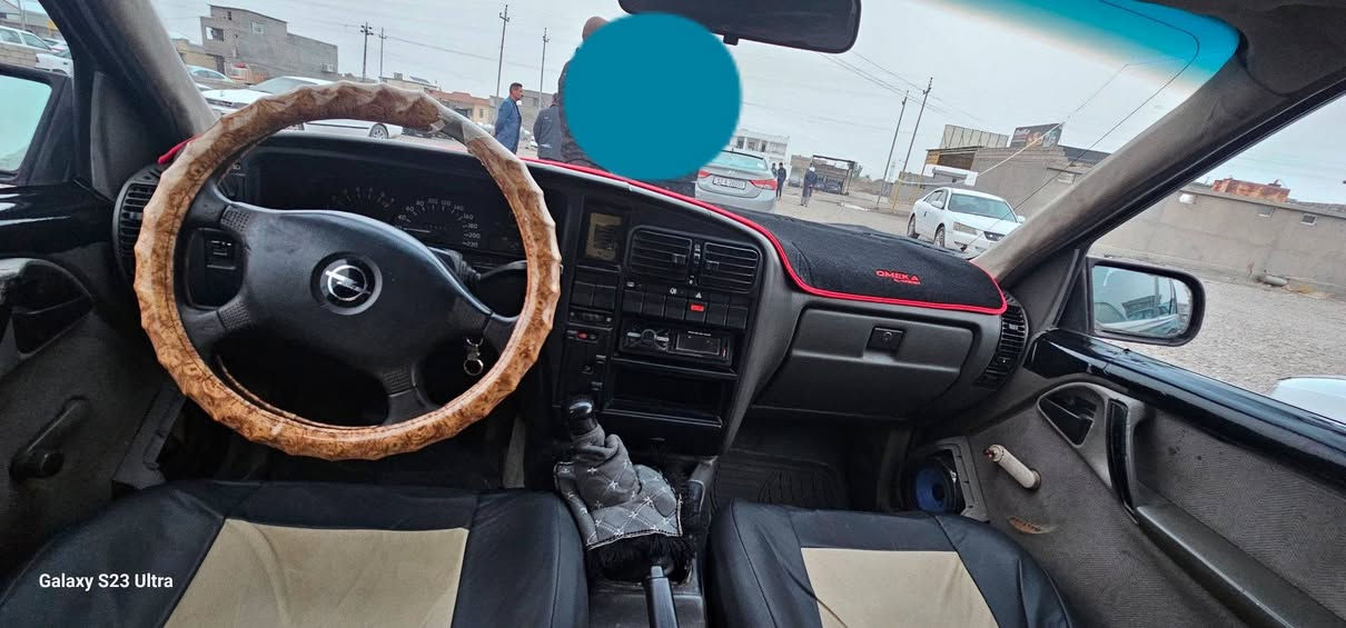 اوميكا للبيع 
محرك 20
جماليه مصبوغه بدون ضربه 
رقم نينوى دولي لل ٢٩ 
بسمي السياره 
كير ومحرك شرط 
السعر ٣٥ وبيها مجال 
***********
