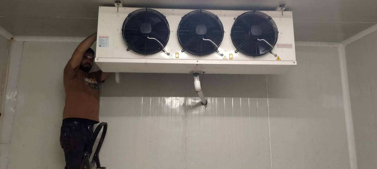 يعلن مكتب  الصالحية لنصب وتصليح وتجهيز المطاعم كافة أجهزة غرف التجميد والتبريد وبماركات عالمية بعازل سندويش بنل سمك 10 سم عادي ومقاوم للحريق تركي المنشأ وخصم للمطاعم وا الفنادق والمعامل التجارية  و مستعدون لنصب سبالت وتصليح وتجهيز ماكنة الثلج ايسميكر
بإدارة مهندس أحمد 
***********
