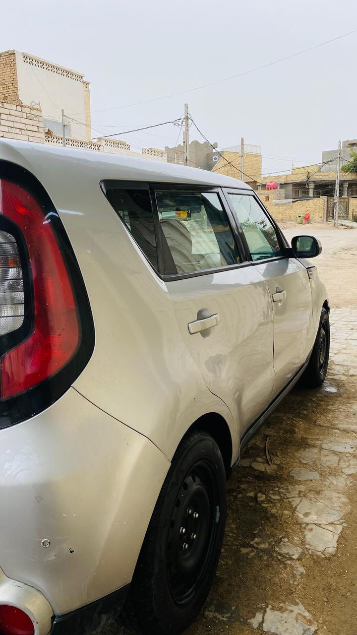كيا صول موديل 15 رقم بغداد
شاشه كامره 
حساسات 
تحكم ستيرن
مكان السيارة الديوانية
السعر 110 وبيها مجال 
سنوية لشهر 8 

‭0780 189 8472‬
***********
