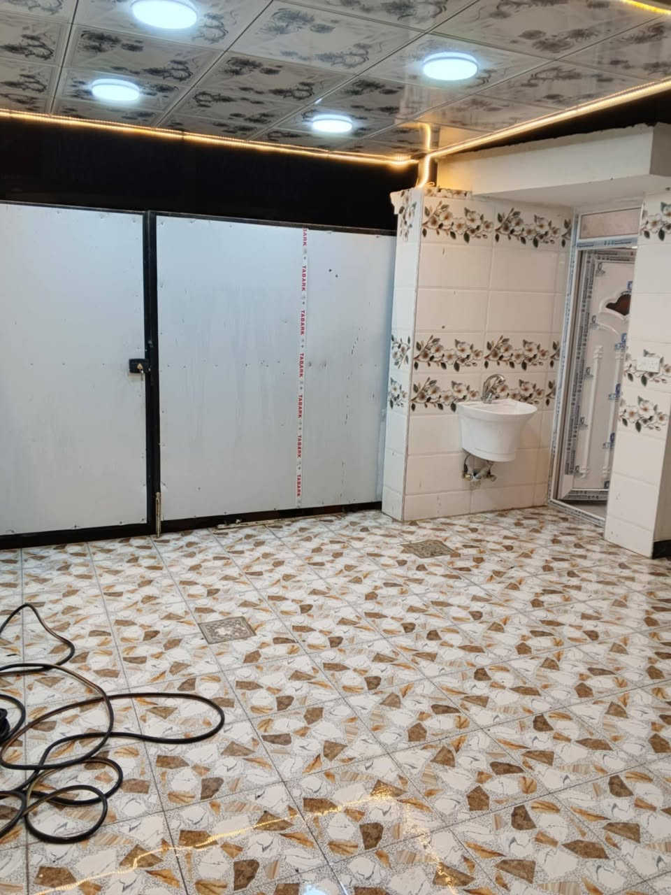 على بركة الله
مشتمل للبيع يباع على المصرف العقاري
مساحة ١٢٥ متر
بناء ملكي حديث
طابق ونص  غرفتين نوم
البيت فول
منطقة كاملة خدمات من تبليط
مجاري ومدارس أسواق  قرب جامع بر الوالدين  الشهداء ٨٠٠٠
يباع على المصرف العقاري
للاستفسار مراسلة صفحتنا فقط
الوحيد للعقار


**إذا كنت صاحب هذا الإعلان وتريد حذفه لأي سبب، رجاءا أرسل رسالة إلى الدعم الفني**