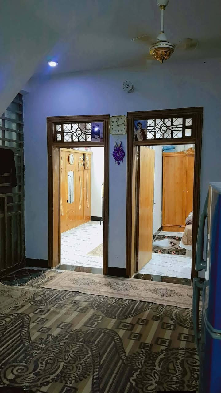 دار للبيع مساحه 100 م مربعه شغل جناي  العنوان شارع صب مقابيل ملحق القريه عمود 321 يتكون من غرفتين وصاله وستغبال وتخاريج ومكشوفه ومطبخ  طابو زراعي سند 25  بلخط الثاني سعر   (36وبيه مجال )      لتواصل ( ***********) وتساب
