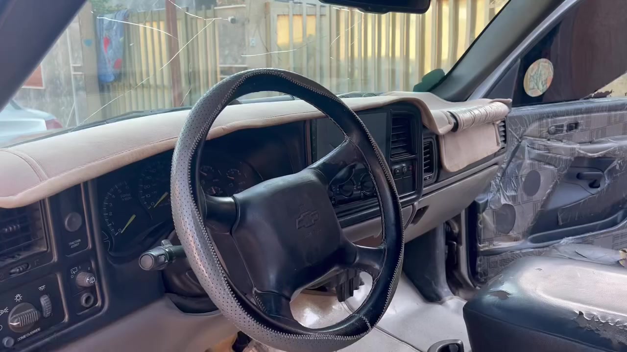 السلام عليكم

تاهو للبيع ادوات ادوات مابيهه رقم 

موديل 2004  السياره خير من الله  

سعر  خاص لسياره نضيفه كلش وتعال وشوف بعينك 

مكان السياره سماوه 

***********
