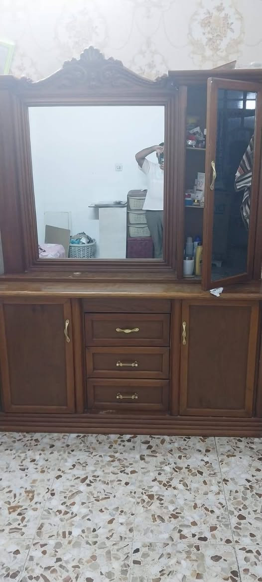 سلام عليكم غرفة نوم نقصهة بس كنتور  معة دوشك غرفة تزكام صاج عراقي قيم وخذ ***********
