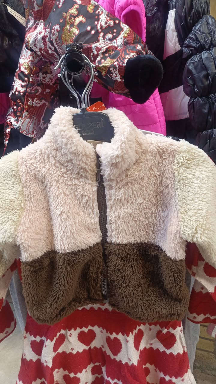 هاوڕێیان ئە و دوکانە جلە کانی پێکە وە دە فرۆشم لە نگە و نوێی تێدایە جلی لە نگە هی منداڵان پارچە ی 500 هی گە وران پارچەی 1000 . نوێیە کانیش یە ک پارچە ی تێدایە پارچە ی 2000 قاتیشی تێدایە زۆری بە هارە یە قاتی 3000


**إذا كنت صاحب هذا الإعلان وتريد حذفه لأي سبب، رجاءا أرسل رسالة إلى الدعم الفني**