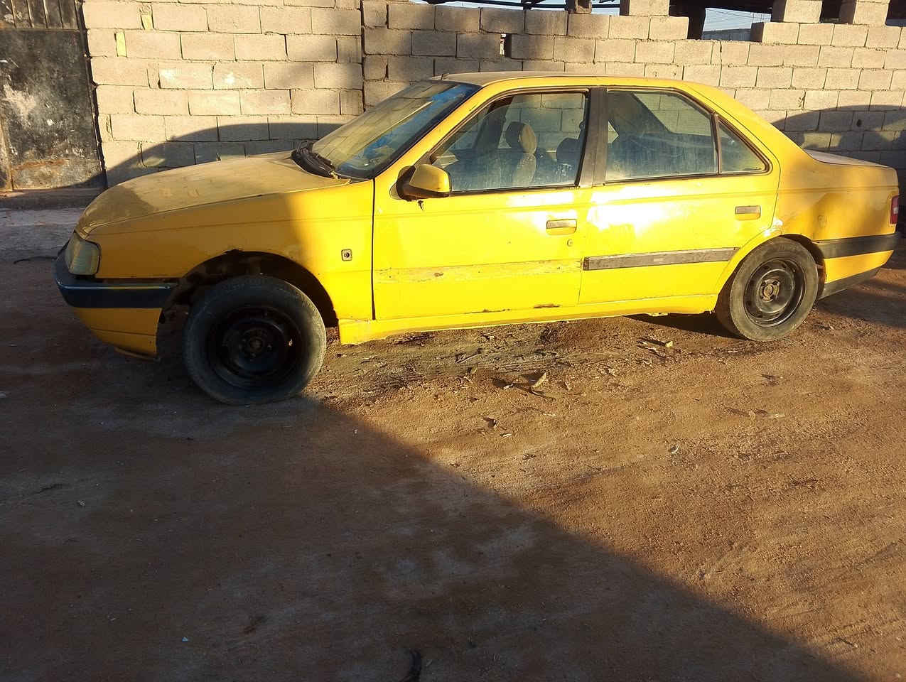 سلام وعليكم 405 مديل 2014 محرك وكير وحداد وتبريد مكفولات وتخم تأير كهربايات كله شغاله سنويه بعدها ما مخلصه راعيه موجود غرمات مصفره هيه على المشتري السعر 15 وبيه مجال قليل المكان الهارثه ***********
