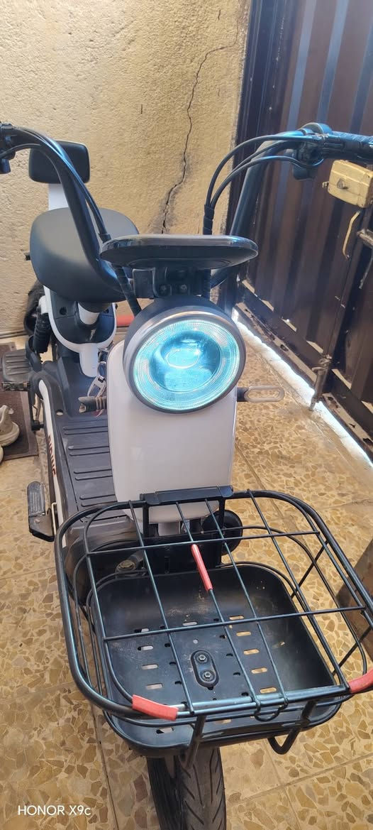 دراجه شحن حجم١٤ نظيفه المكان كربلاء للبيع السعر ٢٢٥وبيها مجال للاستفسار ***********
