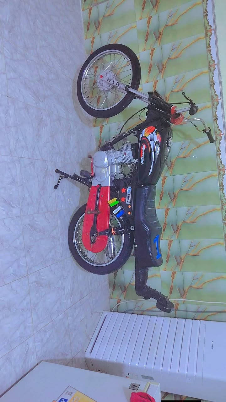 سلام عليكم دراجه سي جي نامه تعمير 25اصلي يراني  شرط وين ما يعجبك فحص  مكينه ناعمه تخبل مامفتوحه دراجه كلك كلك للبيع مكاني انجف كوفه سعره 450 وابيه مجال شراي ينتصل ***********
