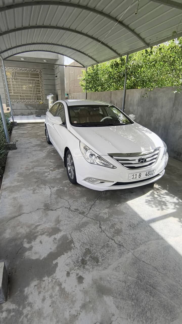 سوناتا موديل ١٣ شكل ١٤مكفوله من الضبغ والضربه 
عده بارد بل الباب شي قليل مكان السياره بلحله
السعر ١٣٧  الرقم ***********
