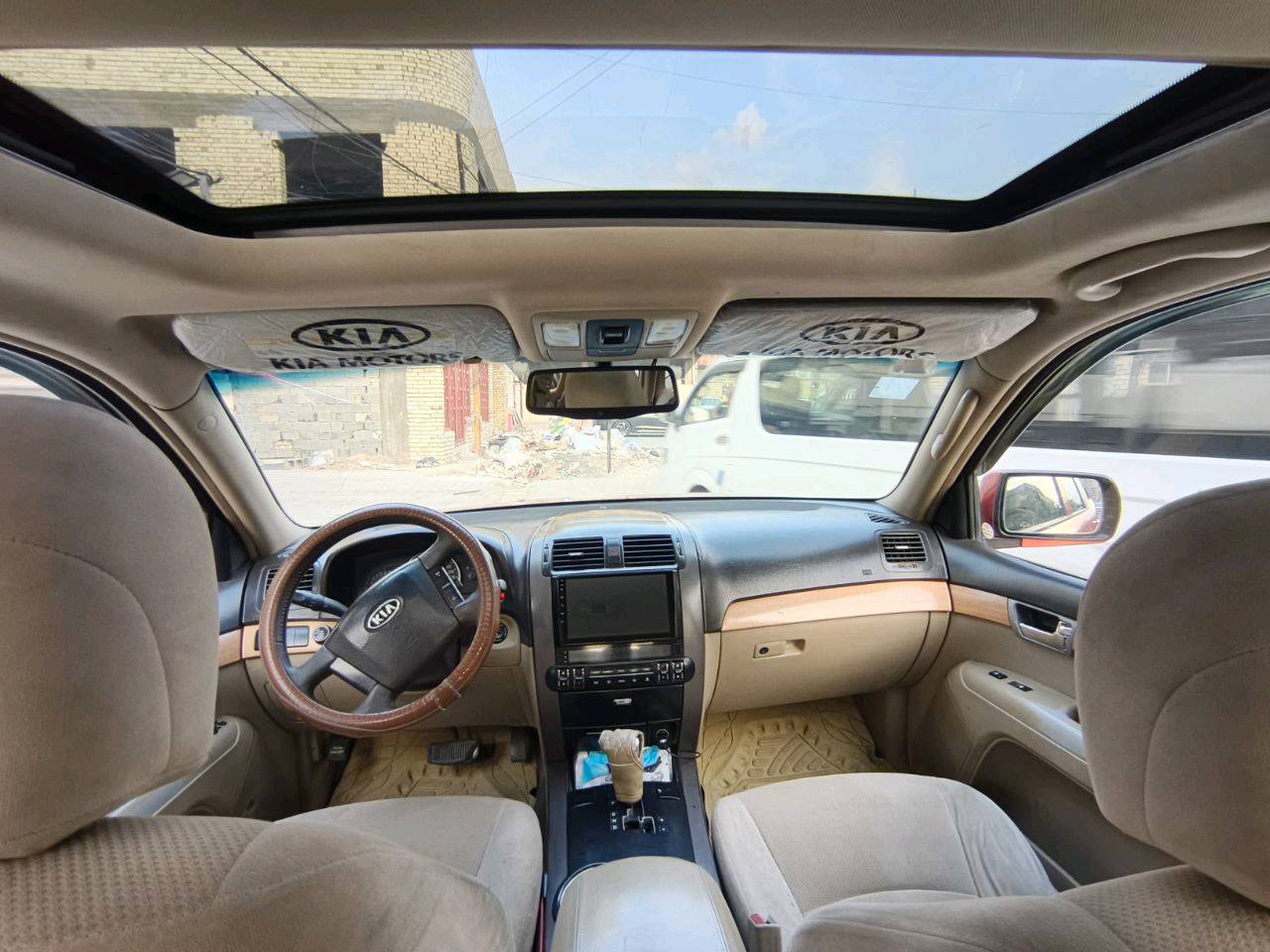 للبيع موهافي خليجي ٢٠٠٩  مكفولة من الضربه بيها فقط دعامية امامية صبغ  وباب السايق بارد موضحه في الصور والفيديو  بدون معجون ولا صبغ فقط تكحيلات

محرك 3800 المرغوب  ومحرك وكير واكسل مكفول والتبريد ثلج والتدفئة شغاله مواصفاتها 
فور ويل 4x4  
مانع تزحلق وانحدار 
مري الجوانب شفط وتحكم كهرباء  
الجنطة شفط كهربائي
كشن السائق كهرباء 
السعر 118 وبيها مجال عنواني بغداد الكرخ  *********** موجود اتصال واتساب على هذا الرقم