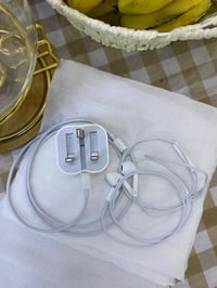 ملحقات آيفون • أصلية • توصيل بغداد