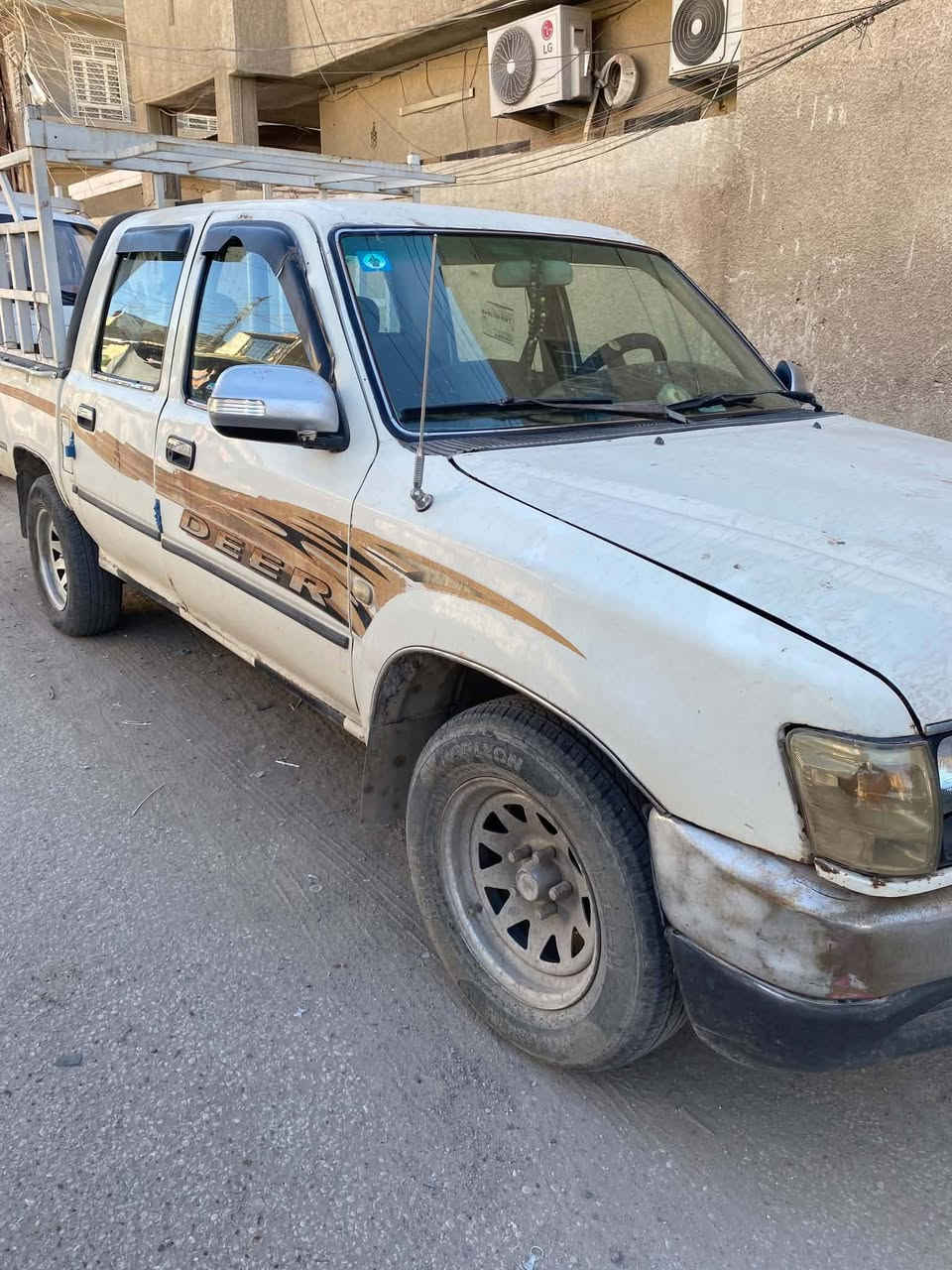 السلام عليكم
بيكم دير موديل ٢٠٠٦ بيهة خيط تبخير السيارة نضيفة رقم انكليزي بأسمي السعر ٣٥
المكان بغداد البياع 
رقمي ***********
