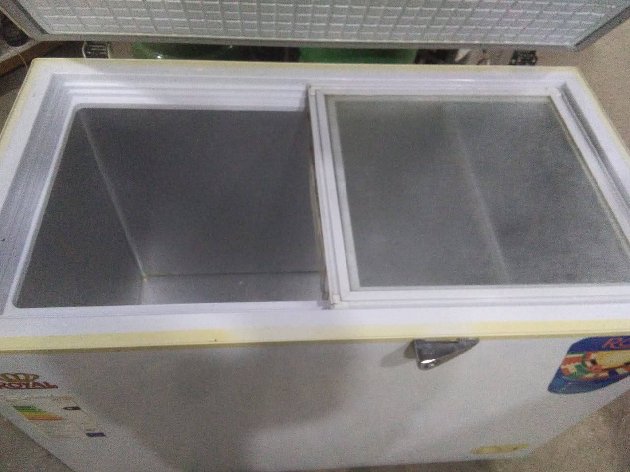 مجمده رويال ١٦قدم اخت الجديده شغاله فول والتوصيل مجانا لباب بيتك وبضمان شهر وبسعر ١٣٥ الاتصال على ***********
