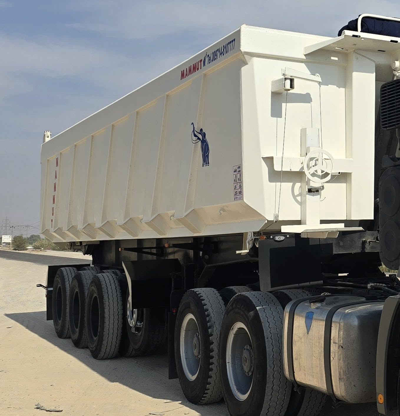 عربانه حوضيه 46 متر عربانه جديده طخم تاير 4محاور جاهزه للعمل مكان الرفاعي للاستفسار ***********
